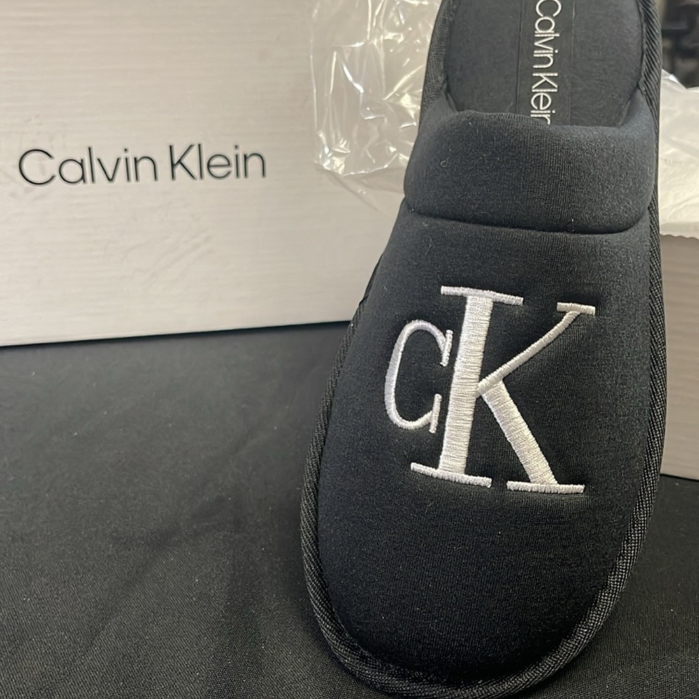 Calvin Klein Men's Xenith Round-Toe Slippers (Size 10M) - Picture 3 of 9